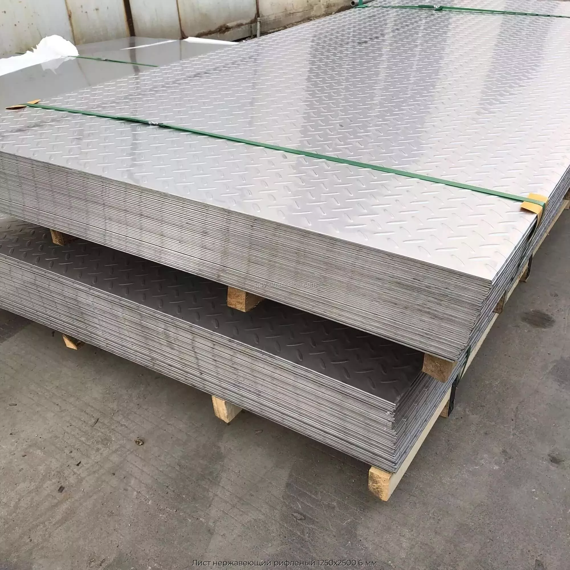 Лист нержавеющий рифленый 1250х2500 6 мм