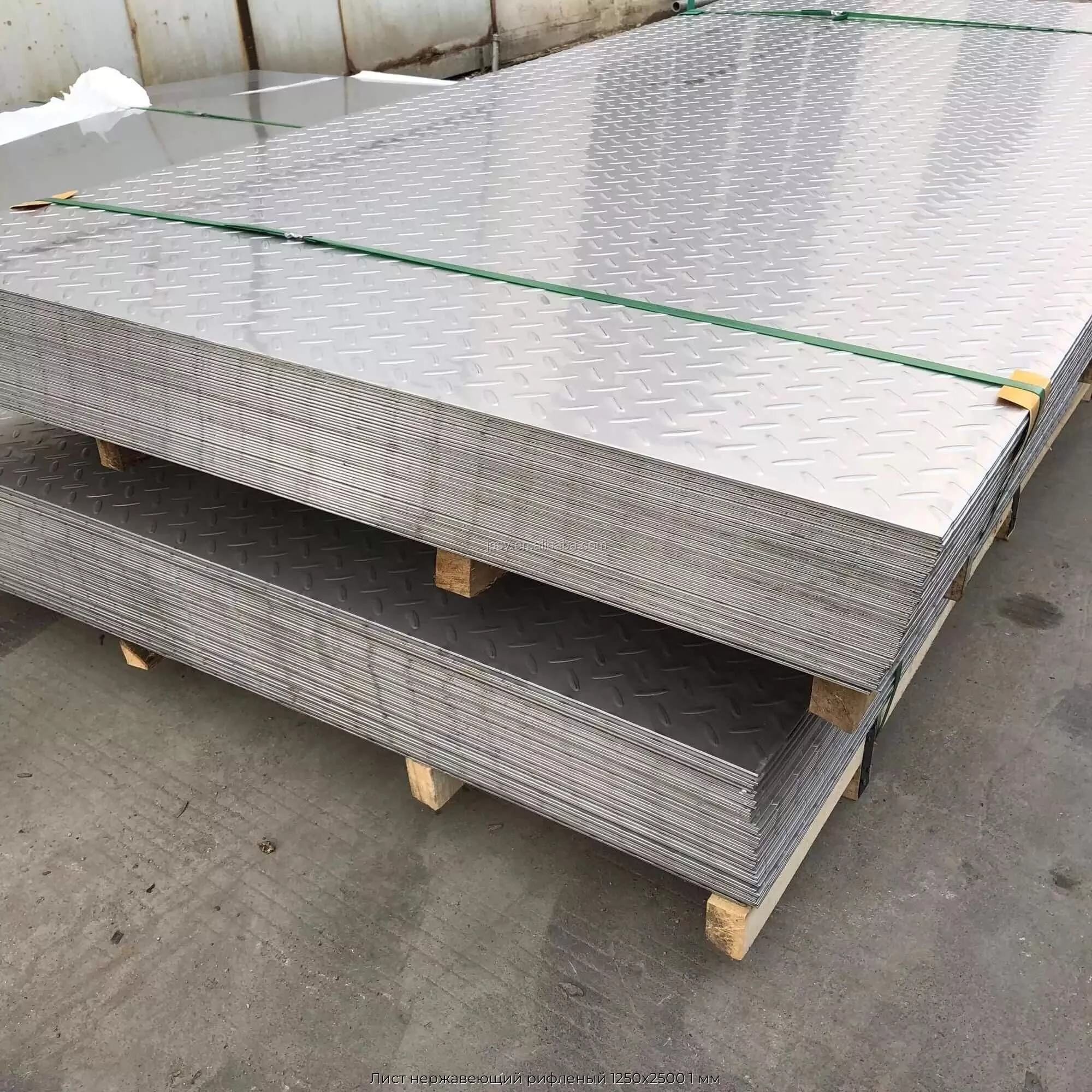Лист нержавеющий рифленый 1250х2500 1 мм